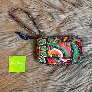 NWT Vera Bradley smartphone wristlet
